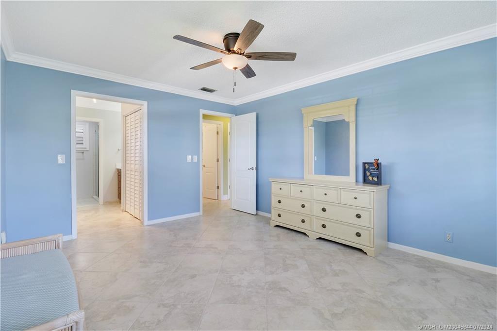 5269 SE Sea Island Way