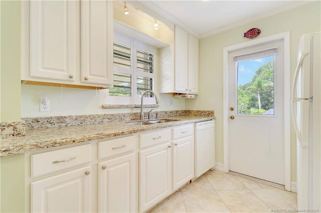 5269 SE Sea Island Way