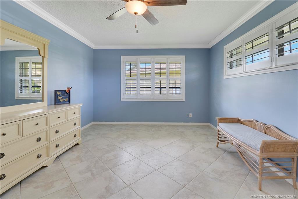 5269 SE Sea Island Way