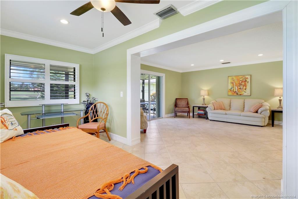 5269 SE Sea Island Way