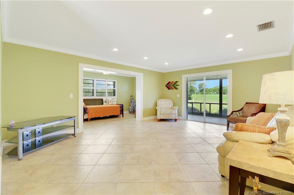 5269 SE Sea Island Way