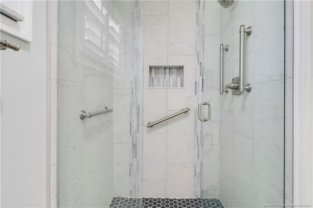 5269 SE Sea Island Way