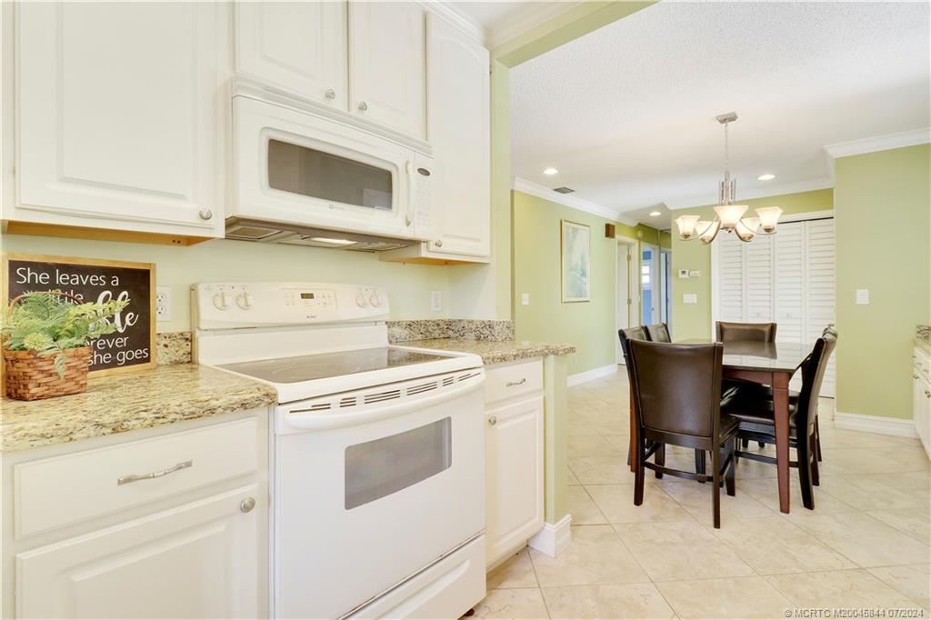 5269 SE Sea Island Way