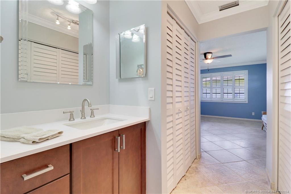 5269 SE Sea Island Way