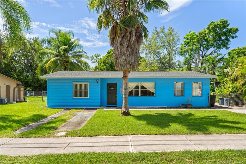 1096 SW All American Blvd