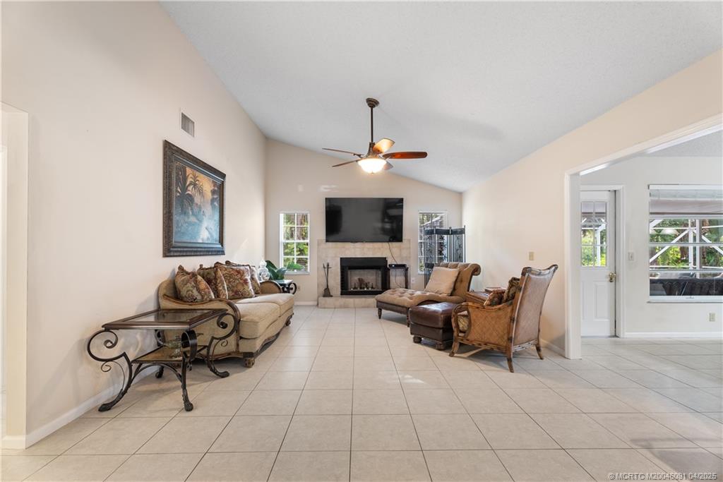 117 NE Naranja Avenue