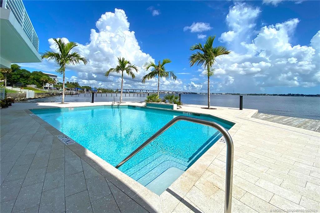 53 SE Seminole Street C