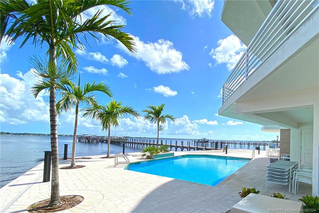 53 SE Seminole Street C