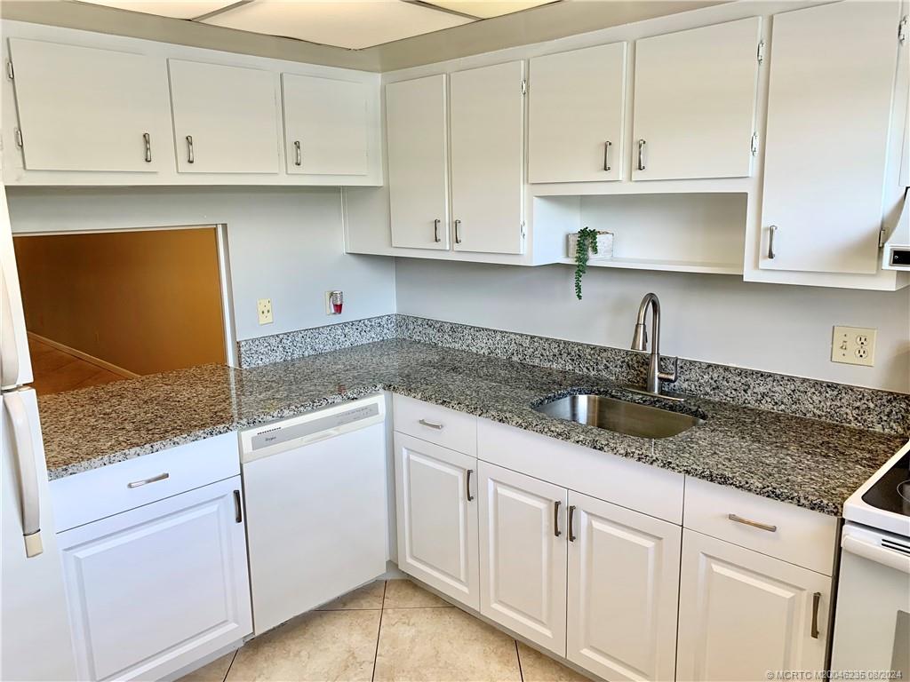 1900 S Kanner Highway 8-102