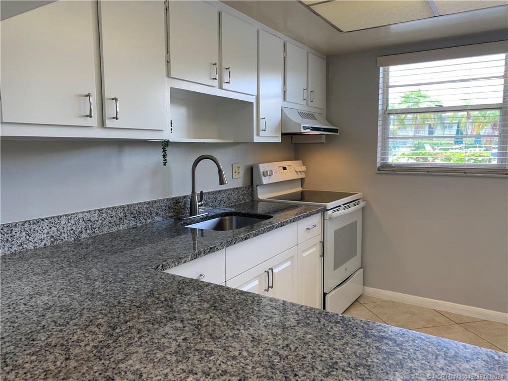 1900 S Kanner Highway 8-102