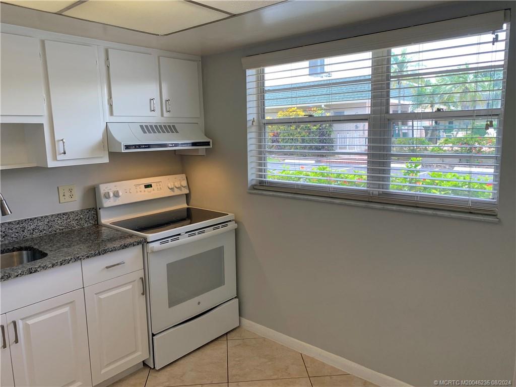 1900 S Kanner Highway 8-102