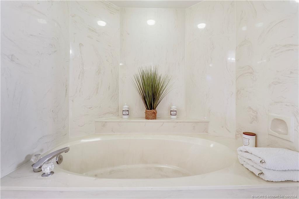 9600 S Ocean Drive 101