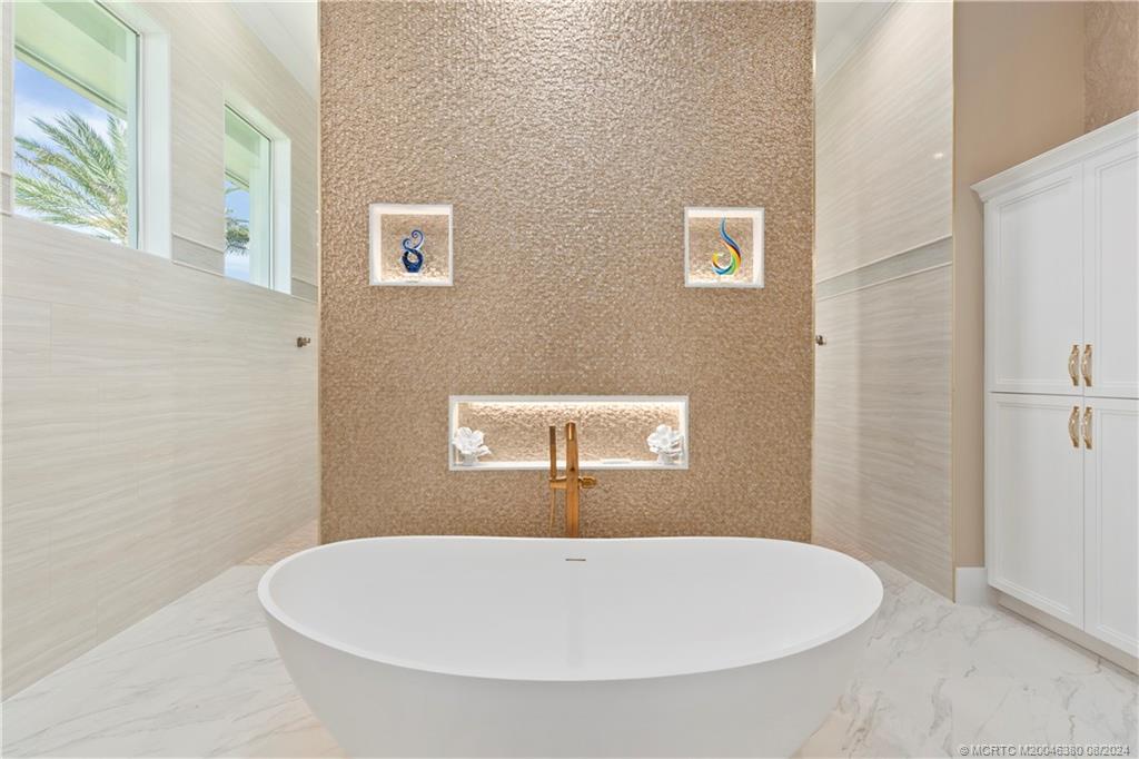 6170 SW Saddlebrook Lane