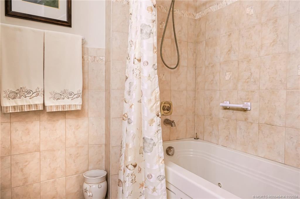 150 SE Four Winds Drive B305