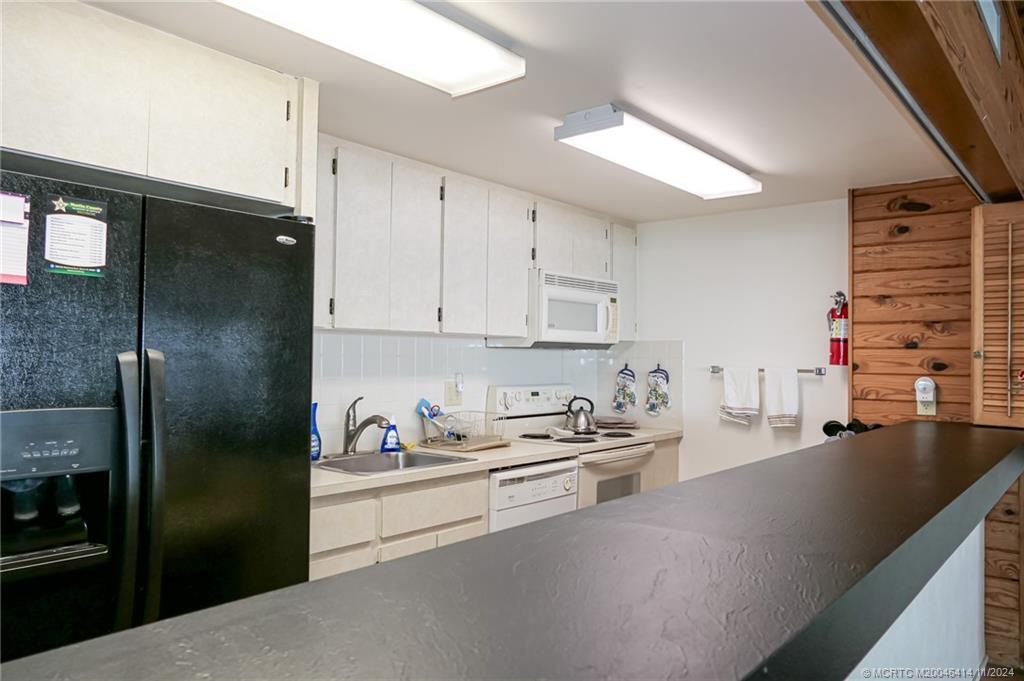 150 SE Four Winds Drive B305