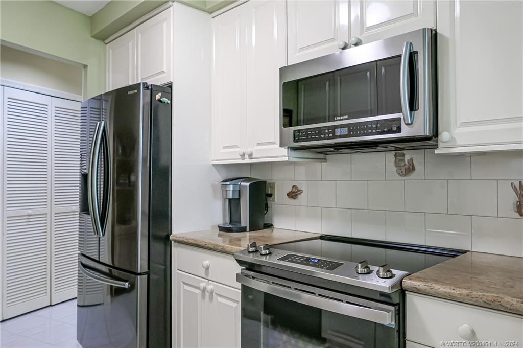 150 SE Four Winds Drive B305