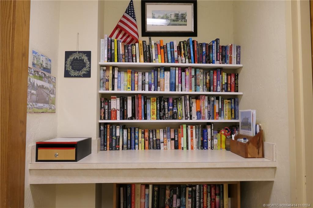 150 SE Four Winds Drive B305