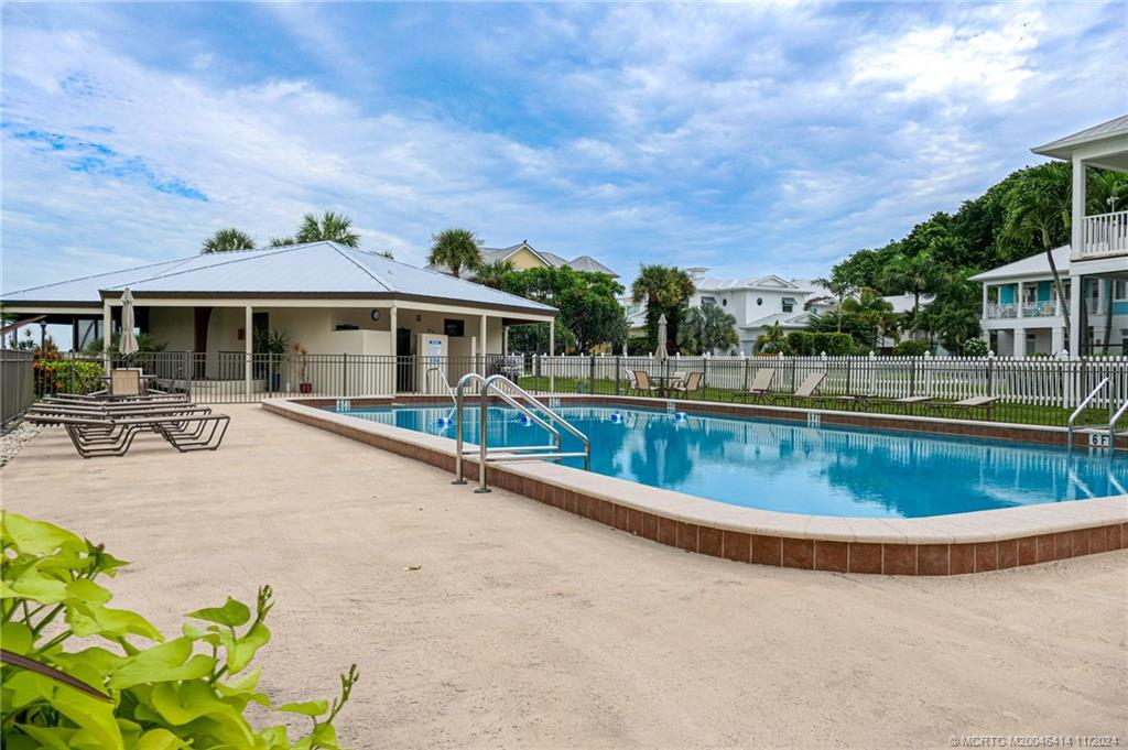 150 SE Four Winds Drive B305