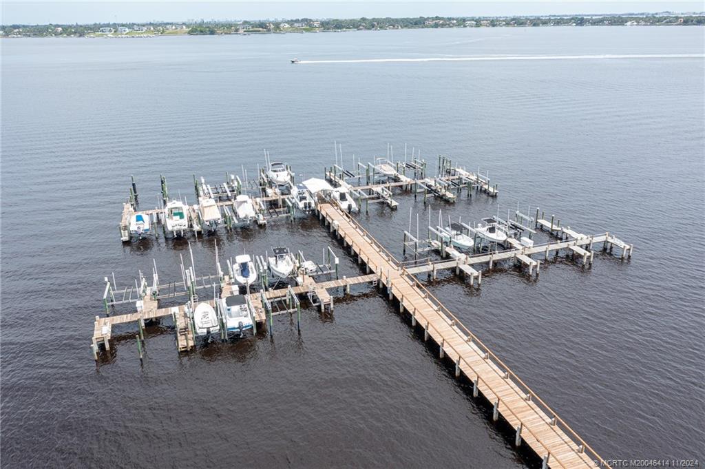 150 SE Four Winds Drive B305