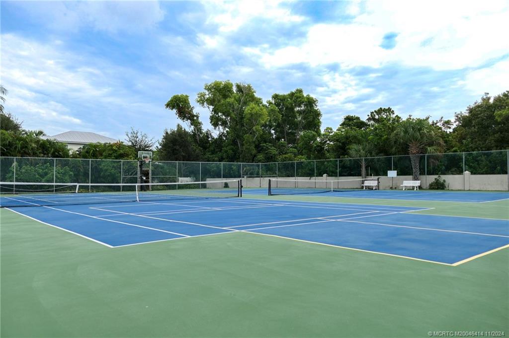 150 SE Four Winds Drive B305