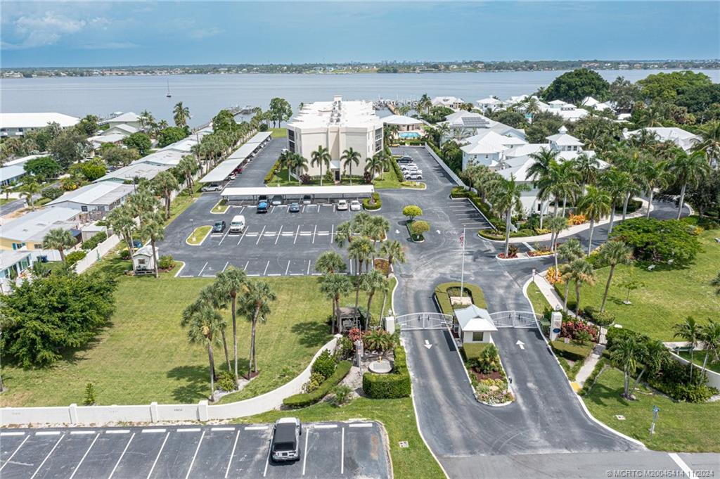 150 SE Four Winds Drive B305