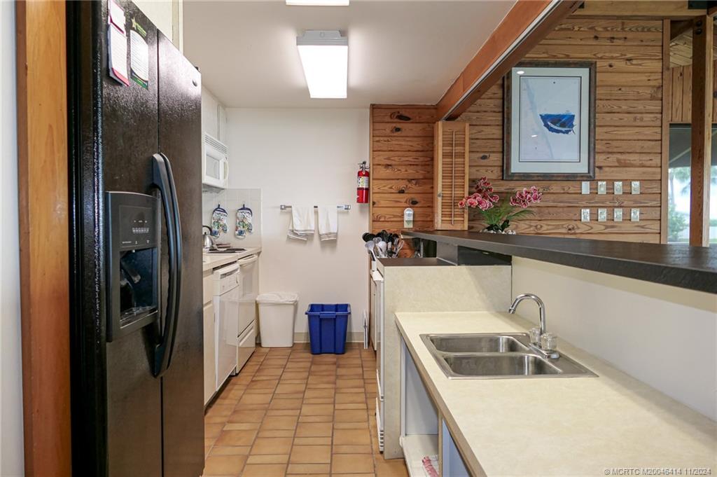 150 SE Four Winds Drive B305