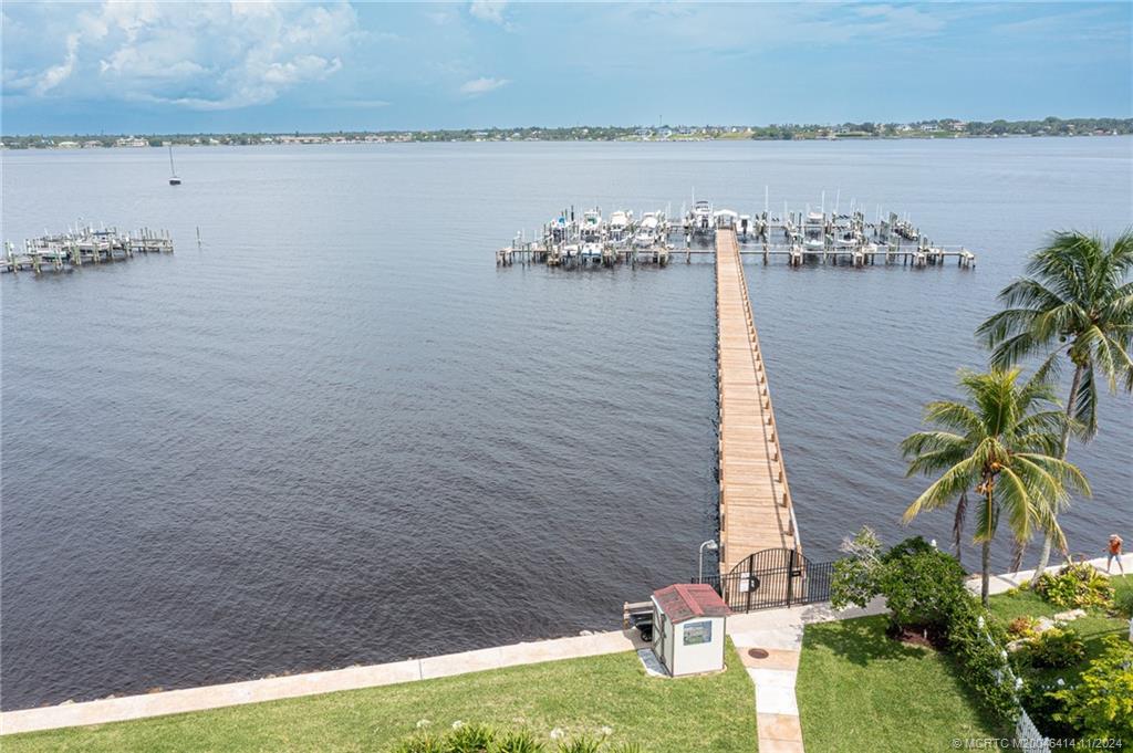 150 SE Four Winds Drive B305