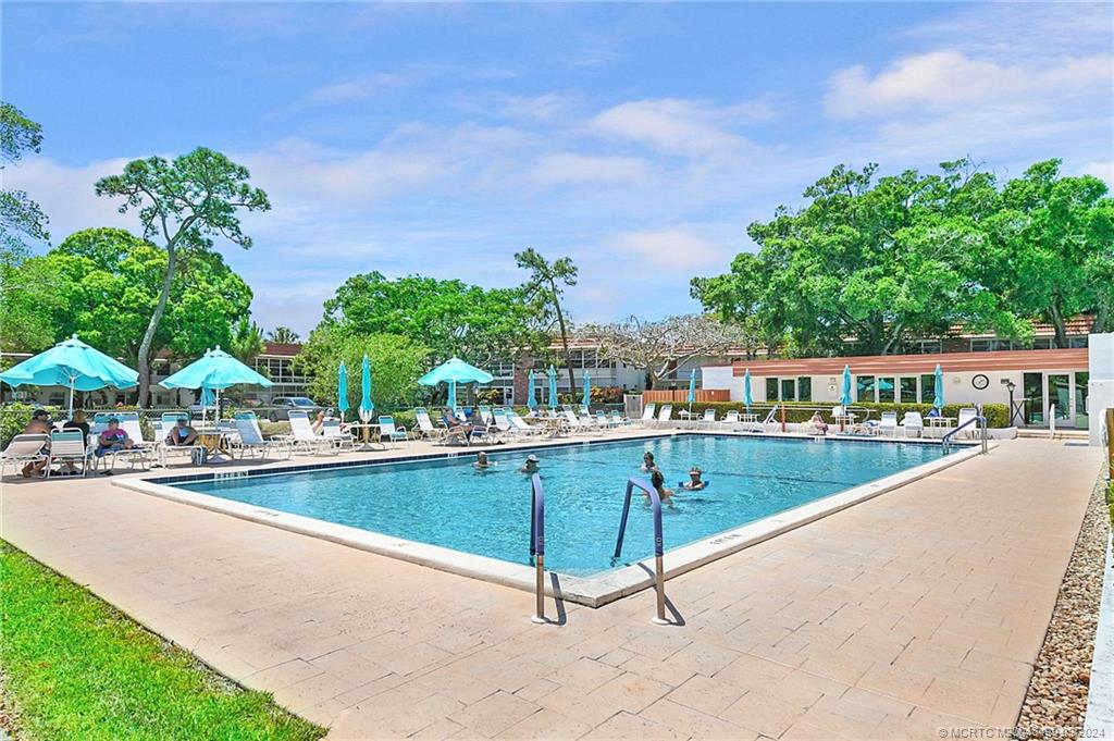 2600 SE Ocean Blvd II11