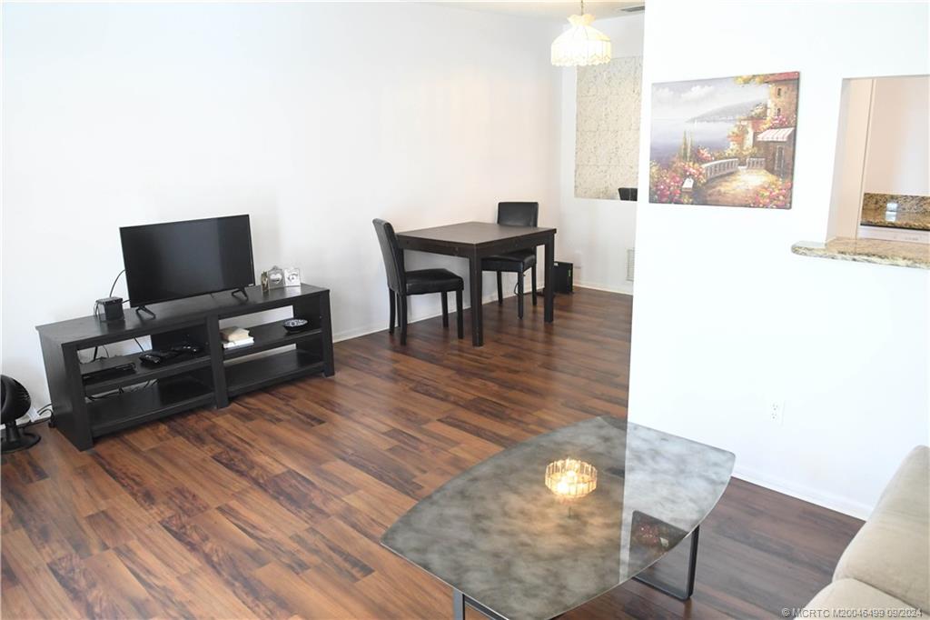 2600 SE Ocean Blvd II11