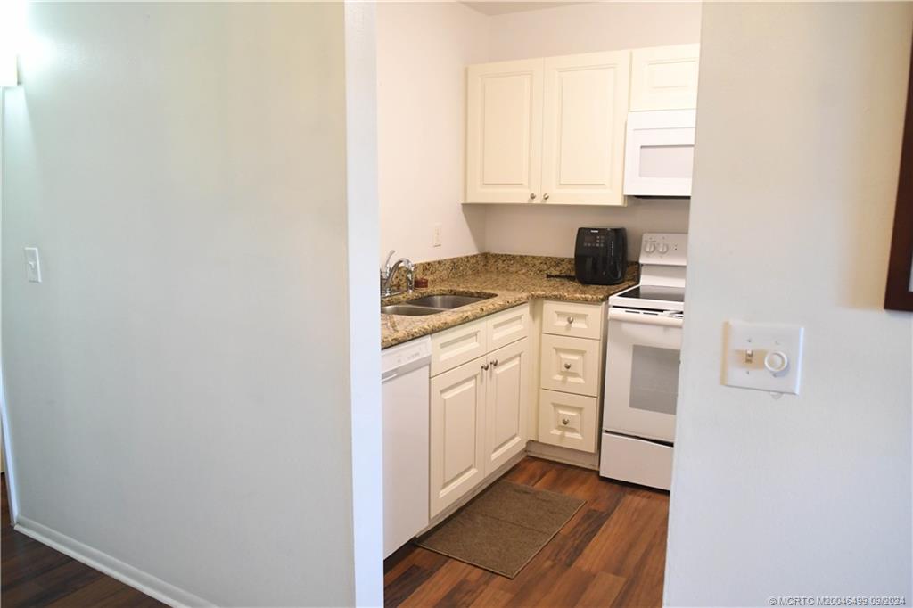 2600 SE Ocean Blvd II11