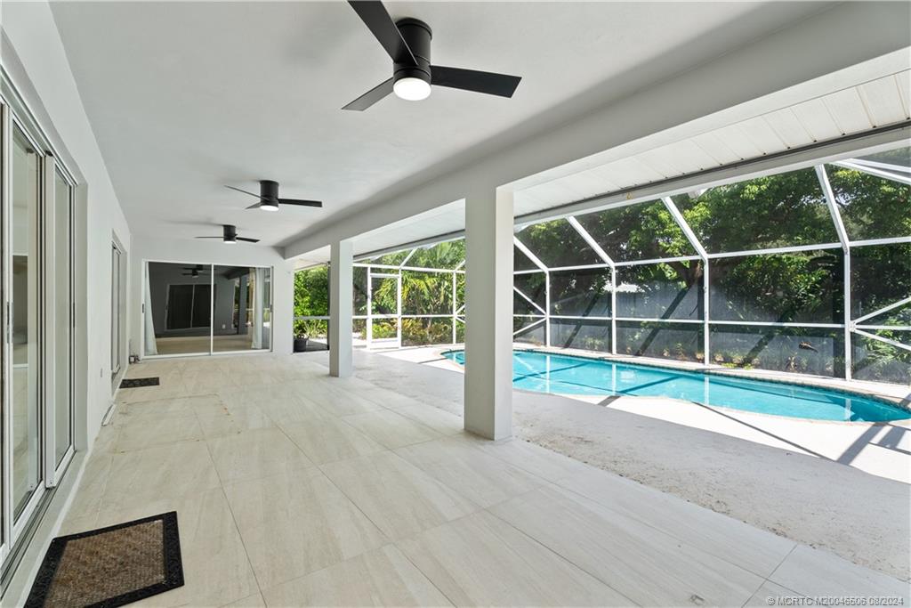3082 NE Ivy Lane