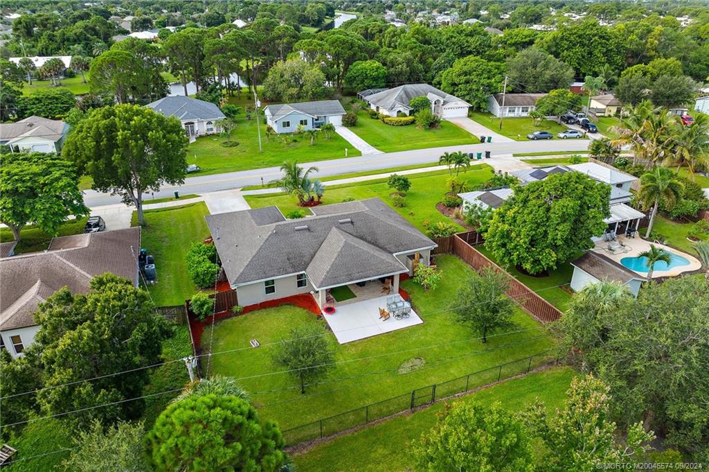 2325 SE Grand Drive
