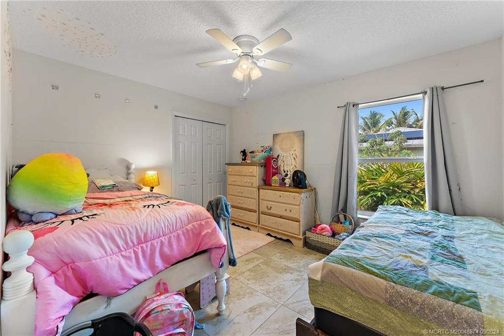 2325 SE Grand Drive