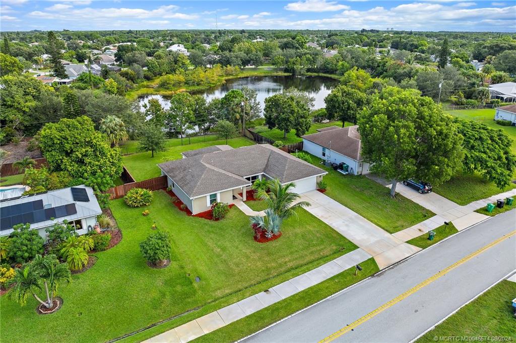 2325 SE Grand Drive