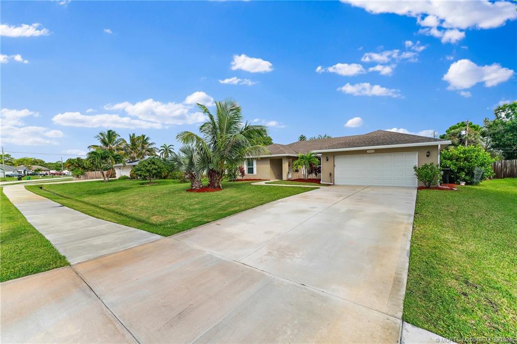 2325 SE Grand Drive