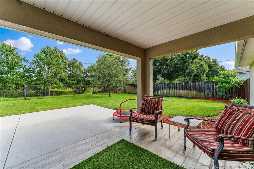 2325 SE Grand Drive