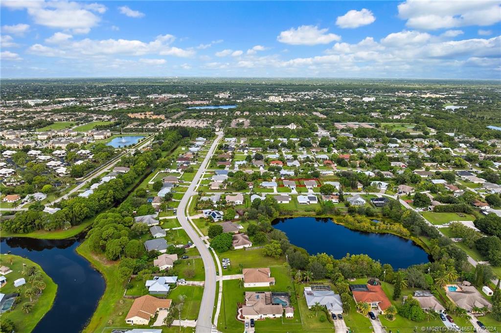 2325 SE Grand Drive