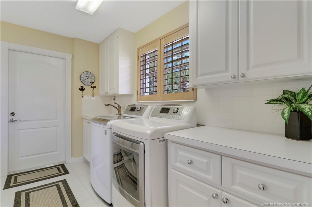 1619 SW Shady Lake Terrace