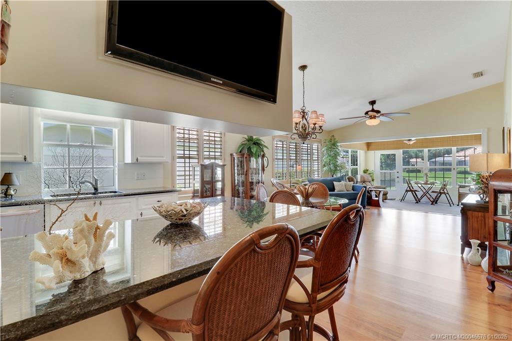 1619 SW Shady Lake Terrace