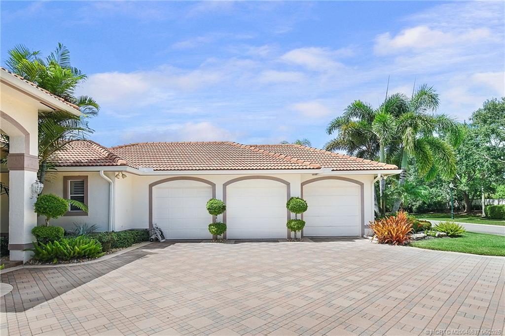 1572 SE Cypress Glen Way