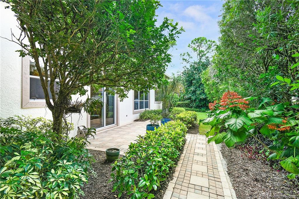 1572 SE Cypress Glen Way