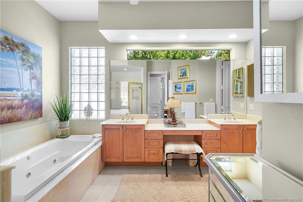 1572 SE Cypress Glen Way