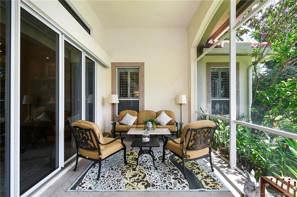 1572 SE Cypress Glen Way