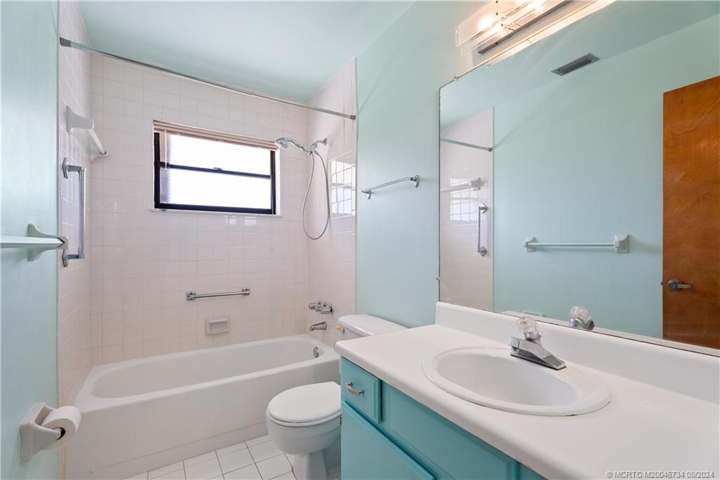 5233 SE Sea Island Way