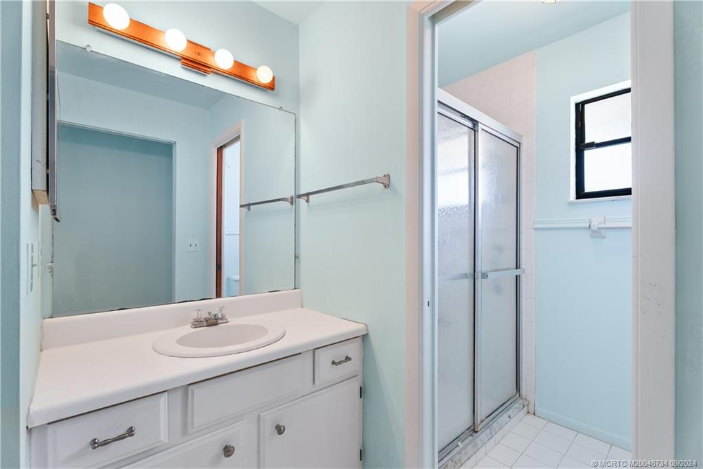 5233 SE Sea Island Way