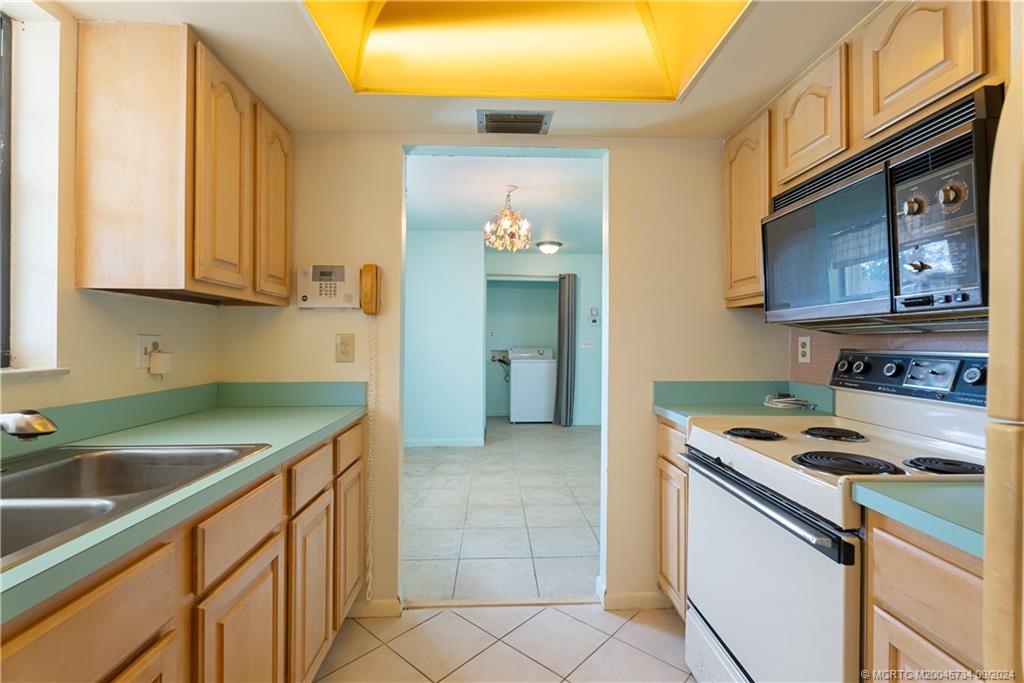 5233 SE Sea Island Way