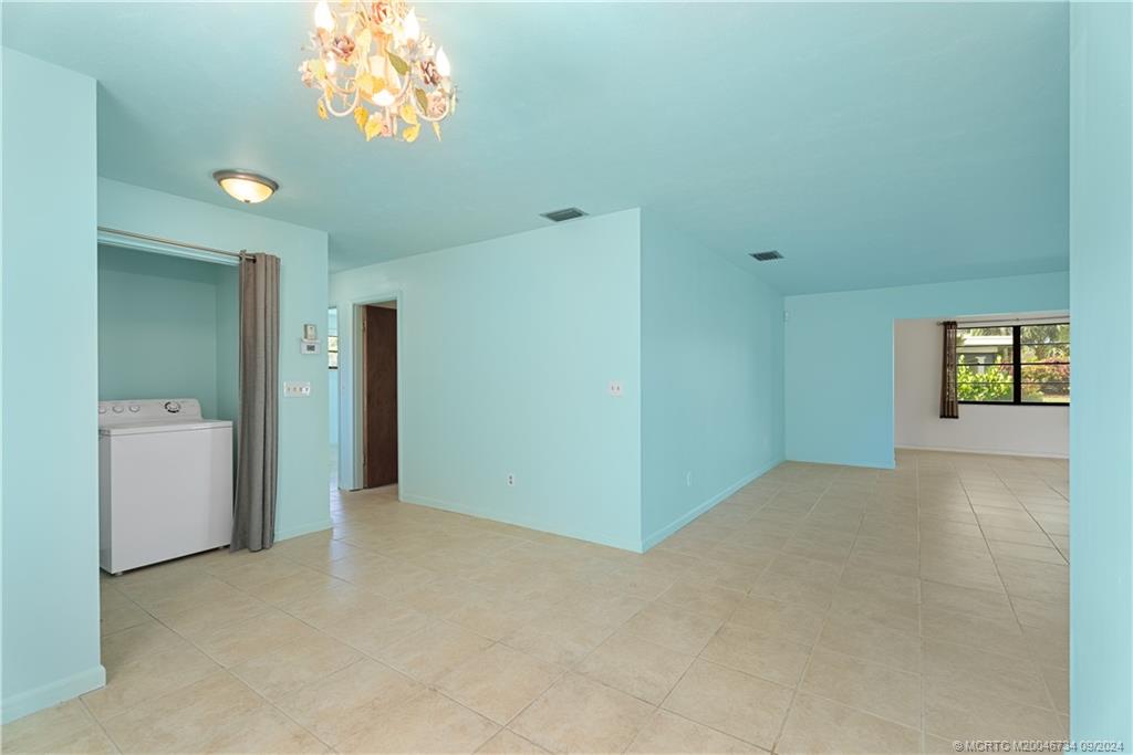 5233 SE Sea Island Way