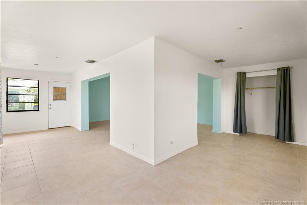 5233 SE Sea Island Way