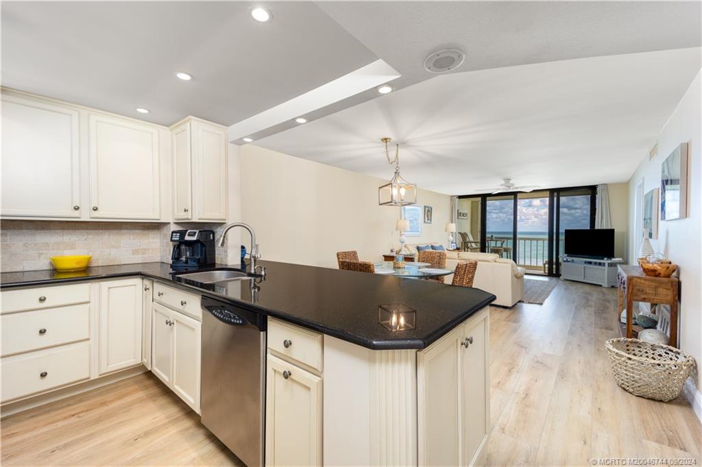 10600 S Ocean Drive 307