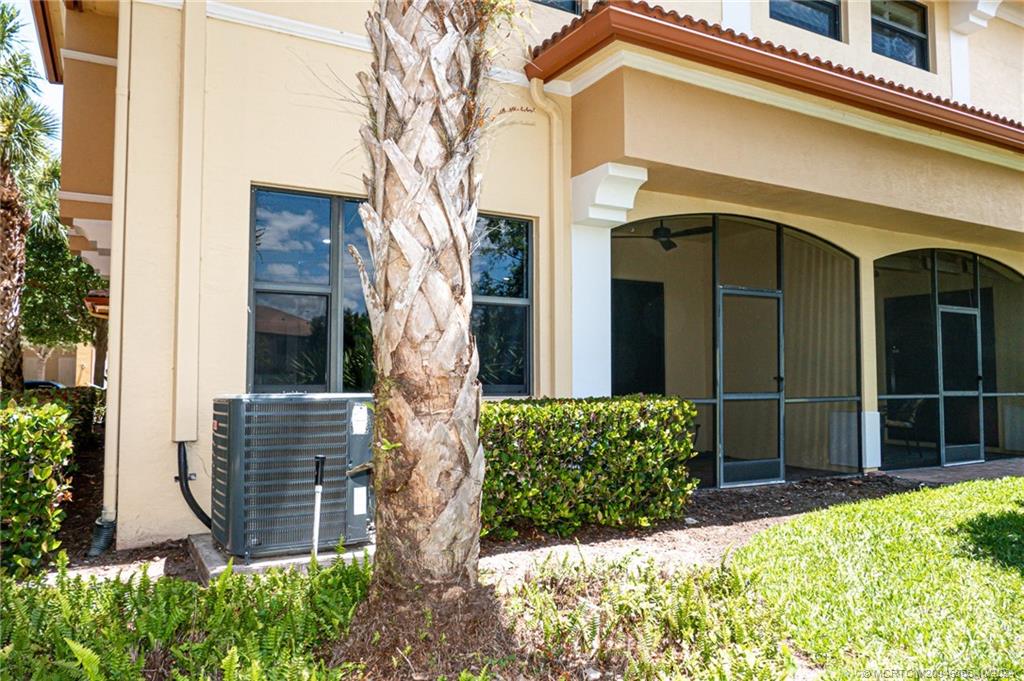 6688 SE Woodmill Pond Lane